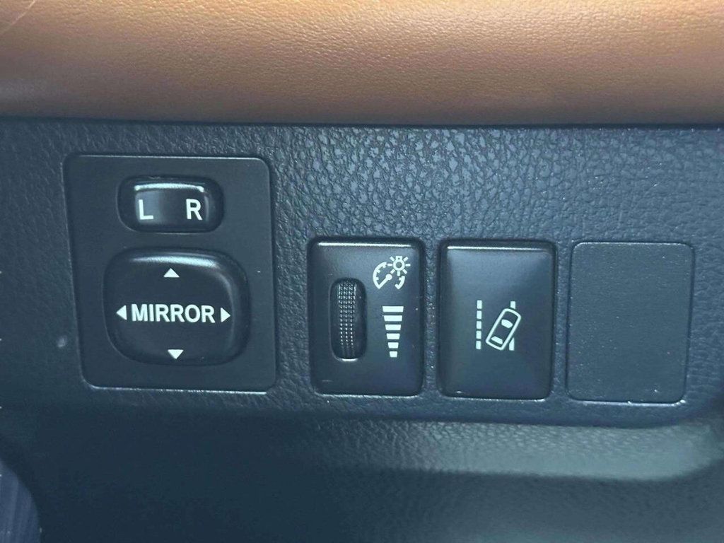 2018 Toyota RAV4 SE FWD - 23054669 - 26