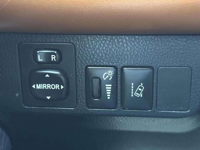 2018 Toyota RAV4 SE FWD - 23054669 - 26