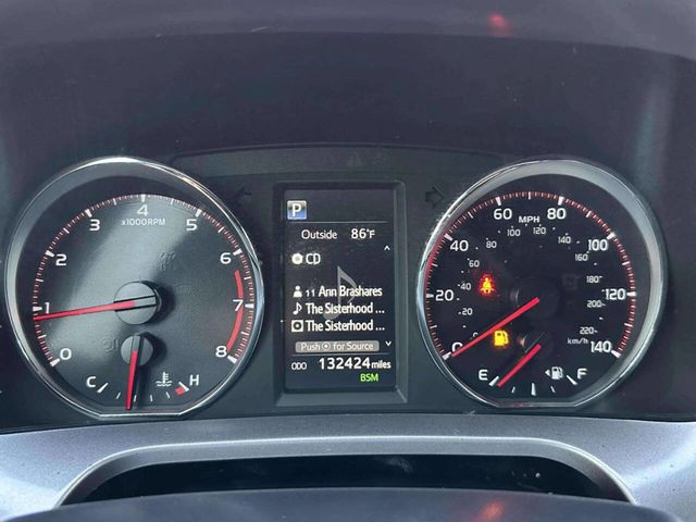 2018 Toyota RAV4 SE FWD - 23054669 - 28