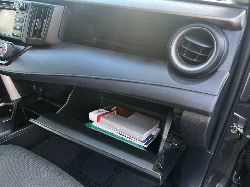 2018 Toyota RAV4 SERVICED AND DETAILED!! READY TO GO! - 22943237 - 18