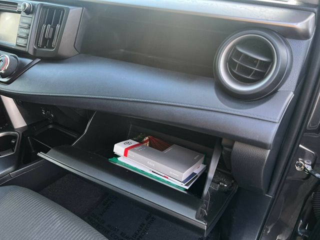 2018 Toyota RAV4 SERVICED AND DETAILED!! READY TO GO! - 22943237 - 18