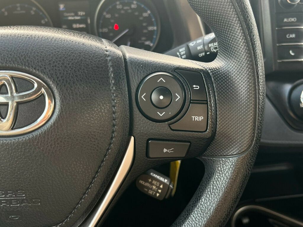 2018 Toyota RAV4 SERVICED AND DETAILED!! READY TO GO! - 22943237 - 21