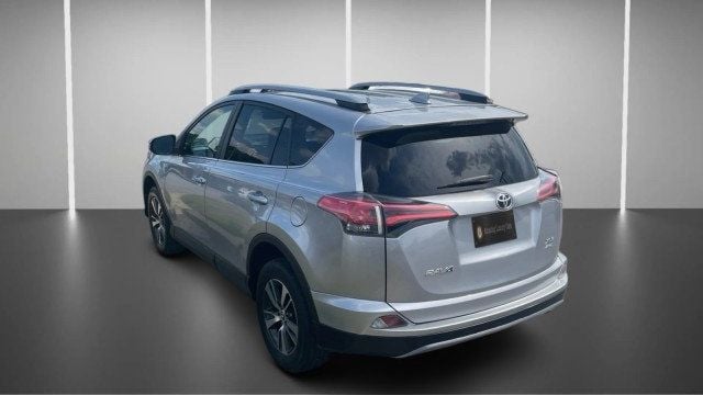 2018 Toyota RAV4 XLE AWD - 23016858 - 10