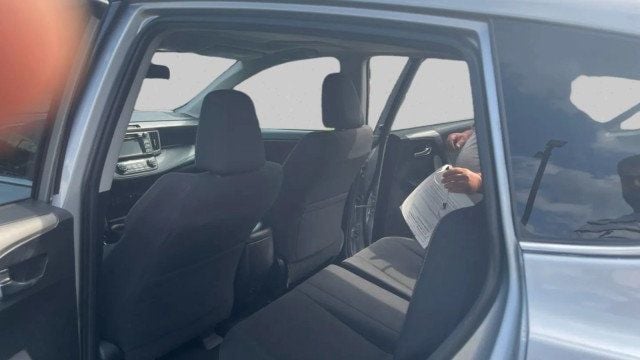 2018 Toyota RAV4 XLE AWD - 23016858 - 17