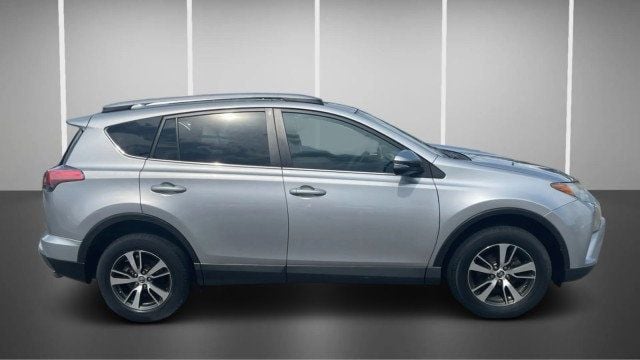 2018 Toyota RAV4 XLE AWD - 23016858 - 2