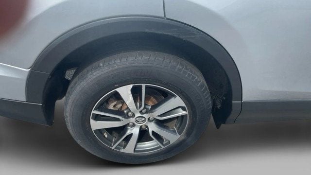 2018 Toyota RAV4 XLE AWD - 23016858 - 4