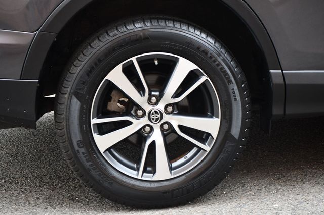 2018 Toyota RAV4 XLE AWD - 22627828 - 13