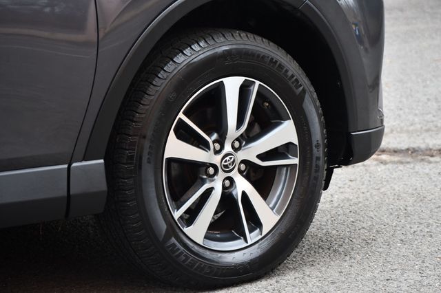 2018 Toyota RAV4 XLE AWD - 22627828 - 14