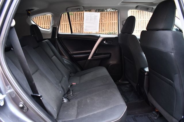 2018 Toyota RAV4 XLE AWD - 22627828 - 23