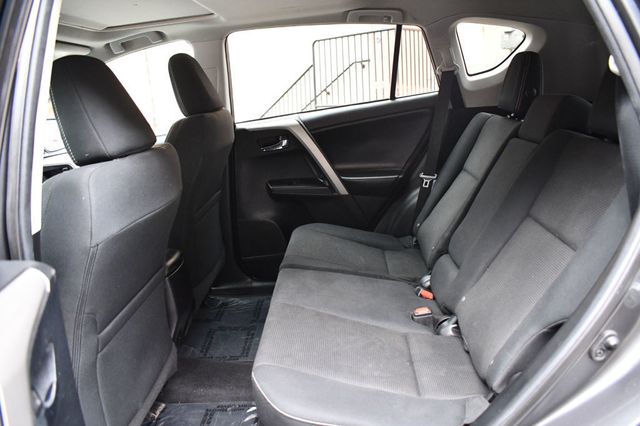 2018 Toyota RAV4 XLE AWD - 22627828 - 26