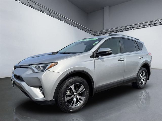 2018 Toyota RAV4 XLE AWD - 22926130 - 9