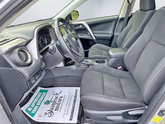 2018 Toyota RAV4 XLE AWD - 22926130 - 12