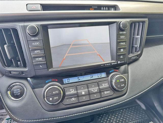 2018 Toyota RAV4 XLE AWD - 22926130 - 16