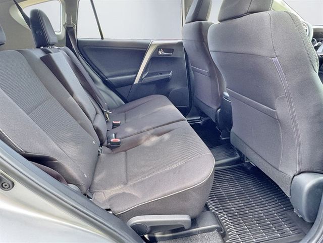 2018 Toyota RAV4 XLE AWD - 22926130 - 21