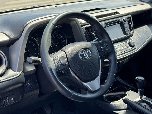 2018 Toyota RAV4 XLE AWD - 22390505 - 15