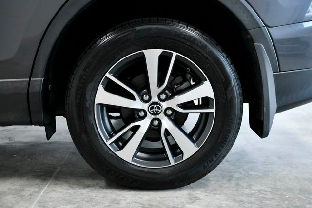 2018 Toyota RAV4 XLE AWD - 22185507 - 11