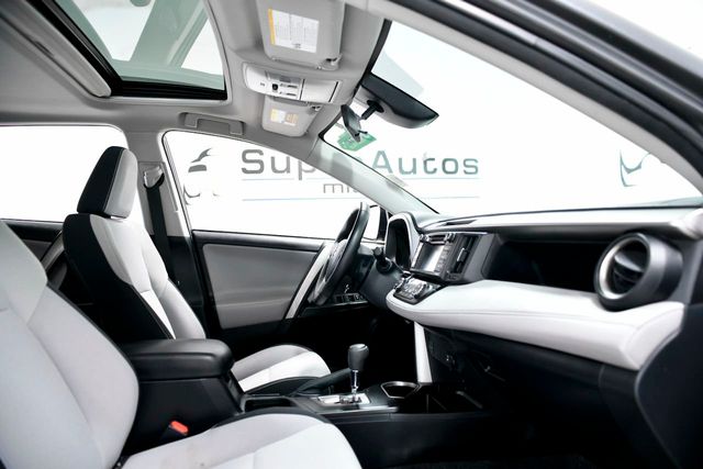 2018 Toyota RAV4 XLE AWD - 22185507 - 15