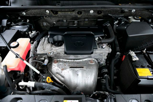 2018 Toyota RAV4 XLE AWD - 22185507 - 18