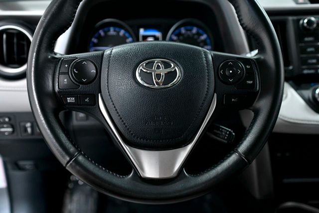 2018 Toyota RAV4 XLE AWD - 22185507 - 19