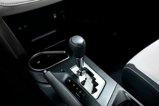 2018 Toyota RAV4 XLE AWD - 22185507 - 24