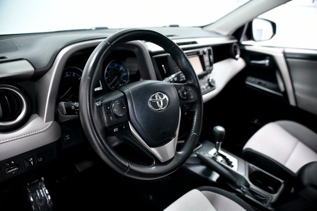 2018 Toyota RAV4 XLE AWD - 22185507 - 7