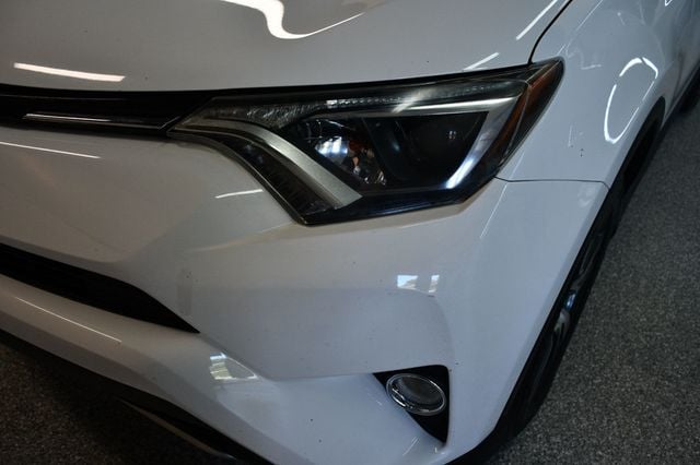 2018 Toyota RAV4 XLE AWD - 23057346 - 10