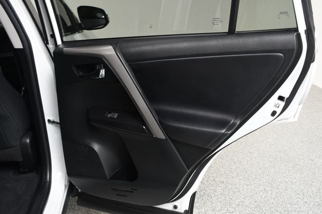 2018 Toyota RAV4 XLE AWD - 23057346 - 24