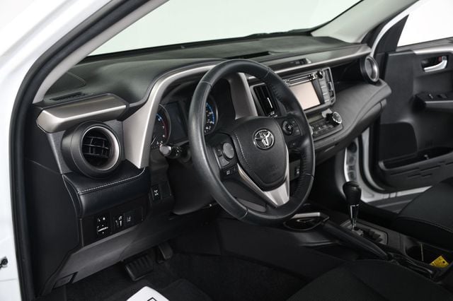 2018 Toyota RAV4 XLE AWD - 23057346 - 25