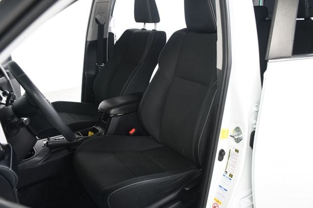 2018 Toyota RAV4 XLE AWD - 23057346 - 28