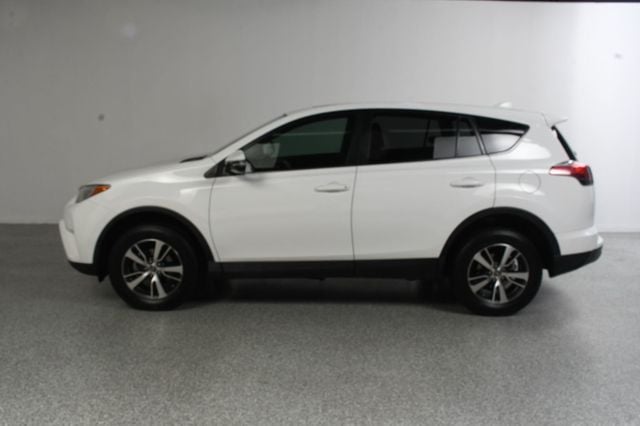 2018 Toyota RAV4 XLE AWD - 23057346 - 2