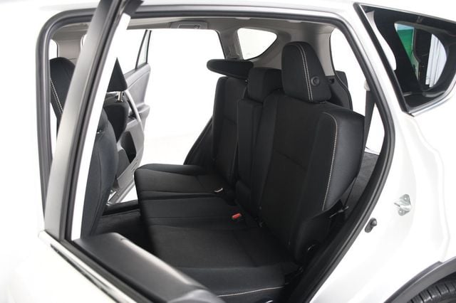 2018 Toyota RAV4 XLE AWD - 23057346 - 33