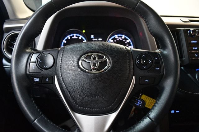 2018 Toyota RAV4 XLE AWD - 23057346 - 39
