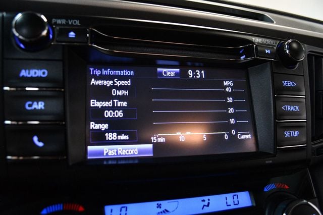 2018 Toyota RAV4 XLE AWD - 23057346 - 55