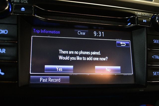 2018 Toyota RAV4 XLE AWD - 23057346 - 56