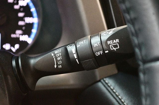 2018 Toyota RAV4 XLE AWD - 23057346 - 61