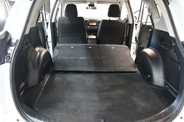2018 Toyota RAV4 XLE AWD - 23057346 - 67