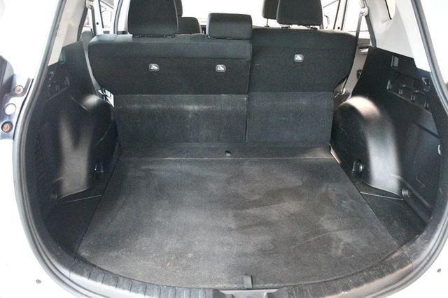2018 Toyota RAV4 XLE AWD - 23057346 - 68