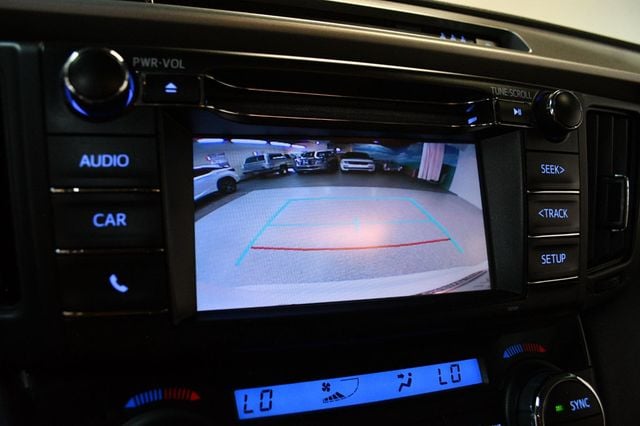 2018 Toyota RAV4 XLE AWD - 23057346 - 6