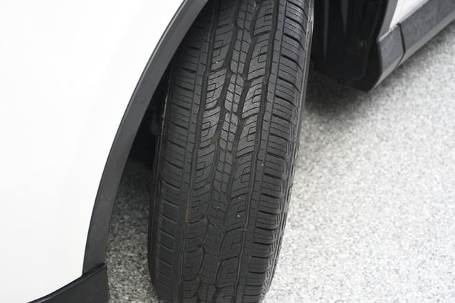 2018 Toyota RAV4 XLE AWD - 23057346 - 69