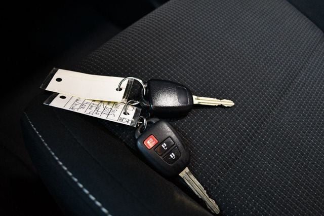 2018 Toyota RAV4 XLE AWD - 23057346 - 71