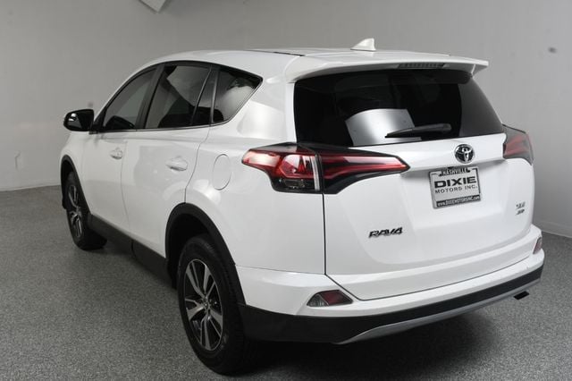 2018 Toyota RAV4 XLE AWD - 23057346 - 7