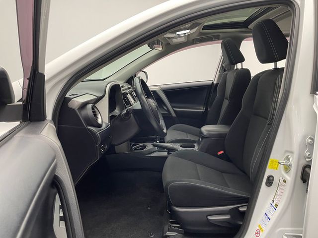 2018 Toyota RAV4 XLE AWD - 23016198 - 11