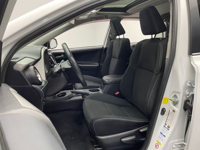 2018 Toyota RAV4 XLE AWD - 23016198 - 12