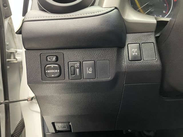 2018 Toyota RAV4 XLE AWD - 23016198 - 18