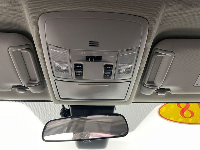 2018 Toyota RAV4 XLE AWD - 23016198 - 28