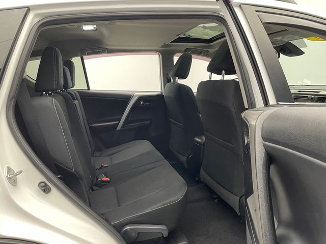 2018 Toyota RAV4 XLE AWD - 23016198 - 33