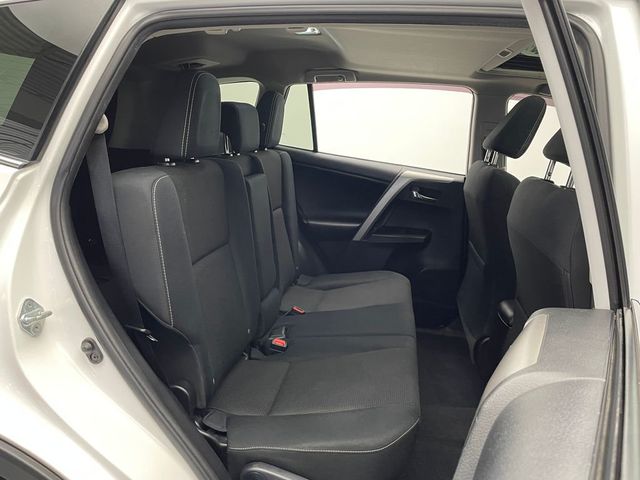2018 Toyota RAV4 XLE AWD - 23016198 - 34