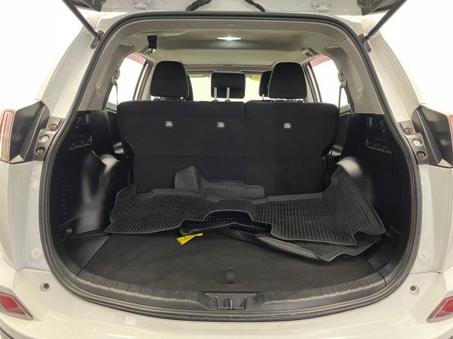 2018 Toyota RAV4 XLE AWD - 23016198 - 36