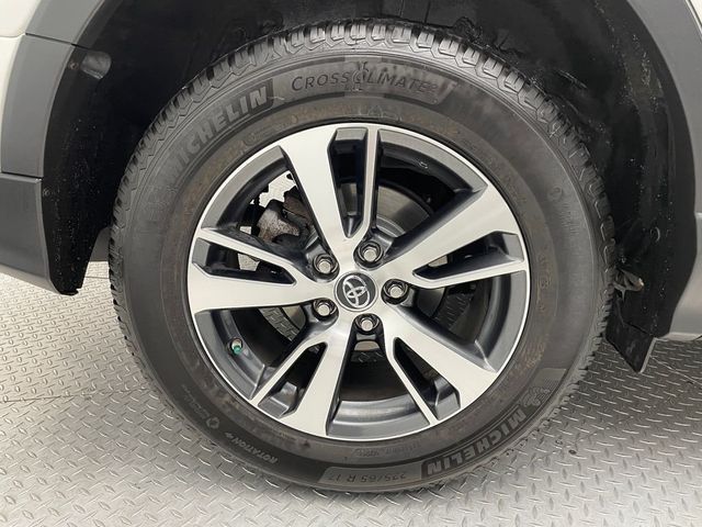 2018 Toyota RAV4 XLE AWD - 23016198 - 41