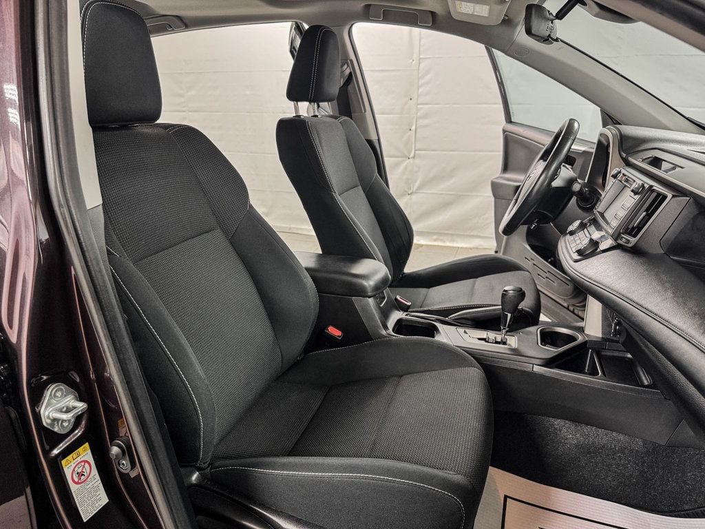 2018 Toyota RAV4 XLE AWD - 23062357 - 11